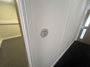 Suite 5- click for photo gallery